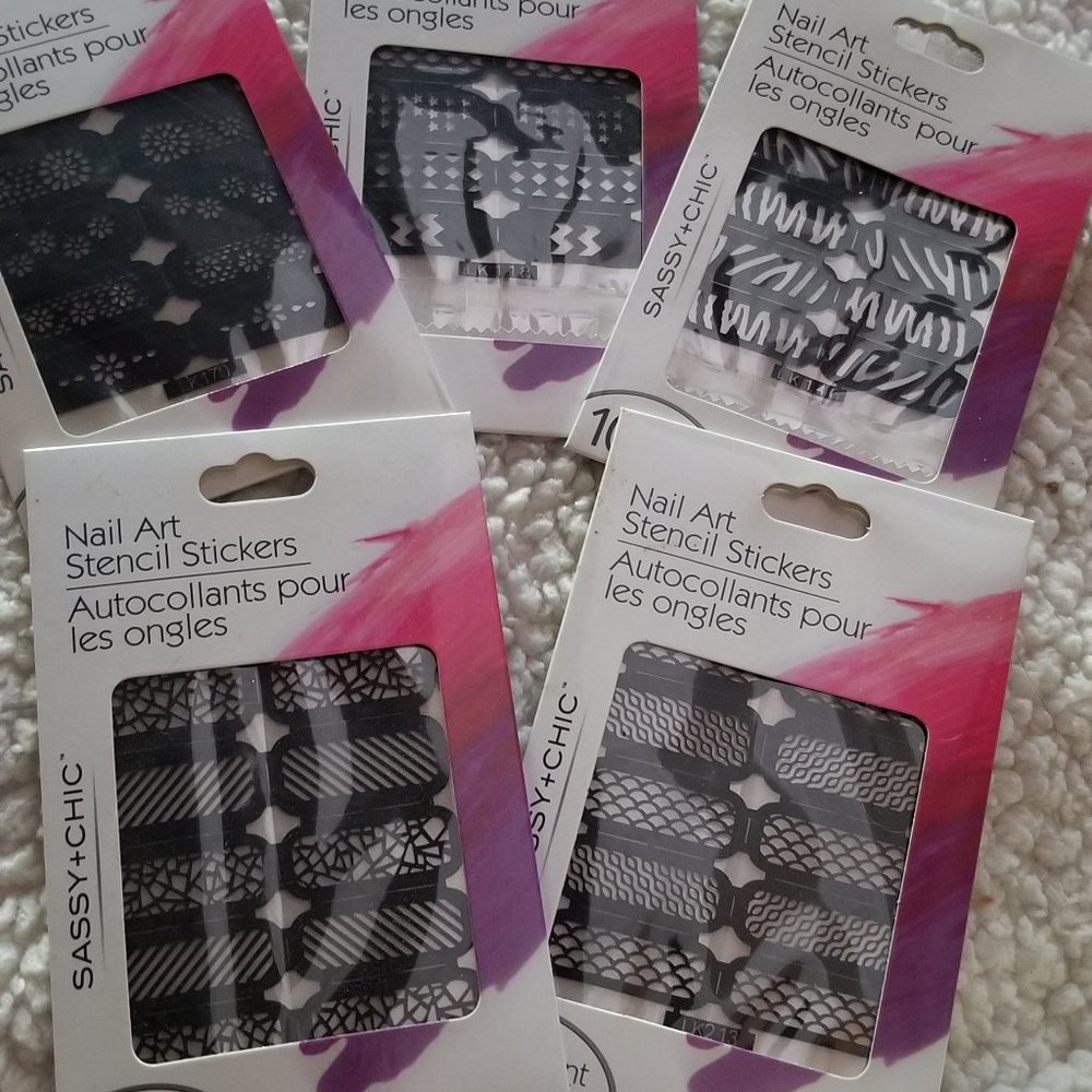 Sassy & Chic nail art stencils